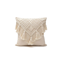 Ivory â€“ CojÃ­n de MacramÃ© con Flecos